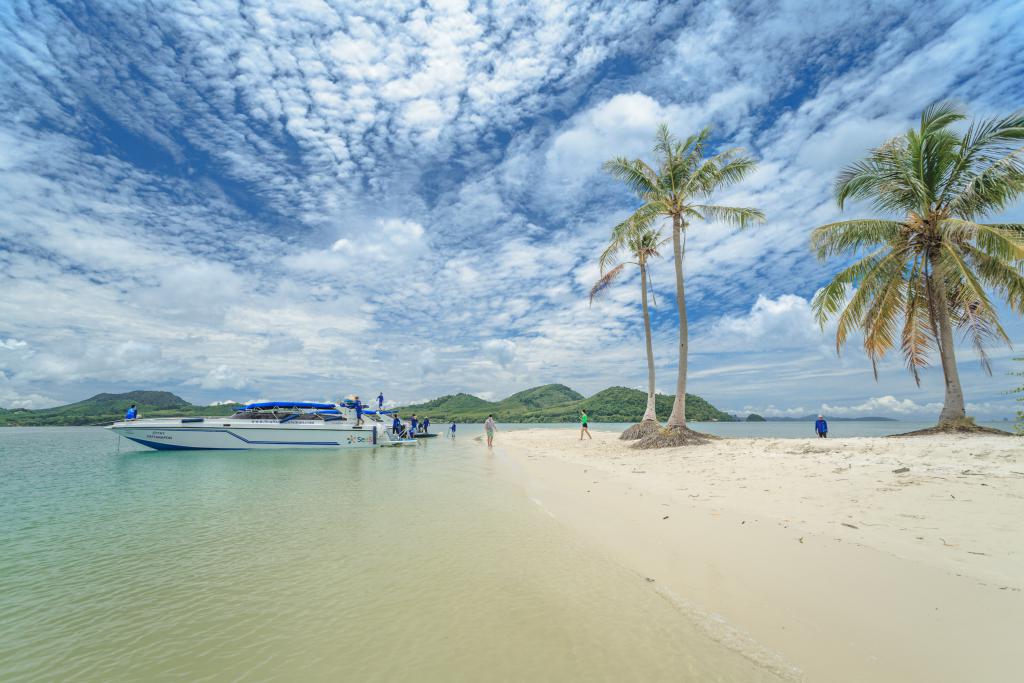 Program Tour - Phangnga 1 Day trip Lazy James Bond – Yao island 